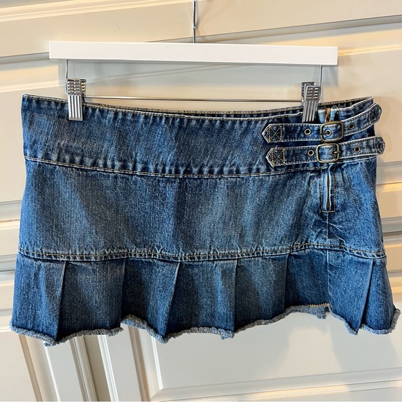 Pleated Jean Skirt Juniors 11 EUC - Picture 1 of 6